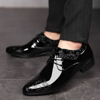 Homens Sapatos De Couro Brilhante De Negócios Vestido De Couro Sapatos De Mens Moda Formal De Calçados Em Tamanho Grande Laço De Casamento Calçado